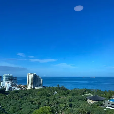 Modern & Cosy Apartment 5 Min Walk To The Beach